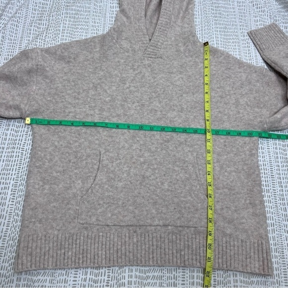 Greylin Women's Faith Heathered Cream Hooded Sweater - Picture 9 of 10